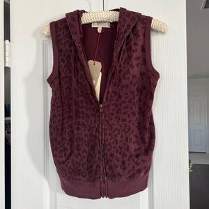 Burgundy Leopard Print Sleeveless Hoodie